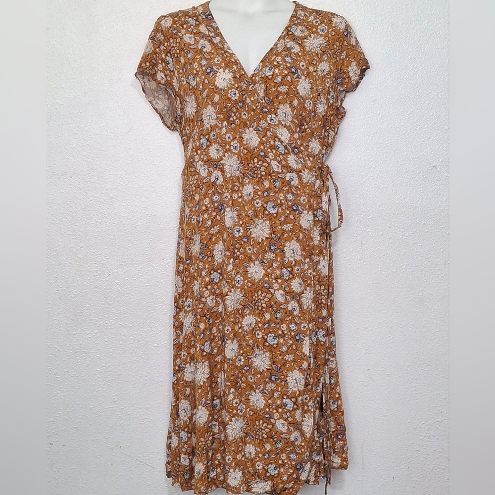 Old Navy Midi Wrap Dress Floral